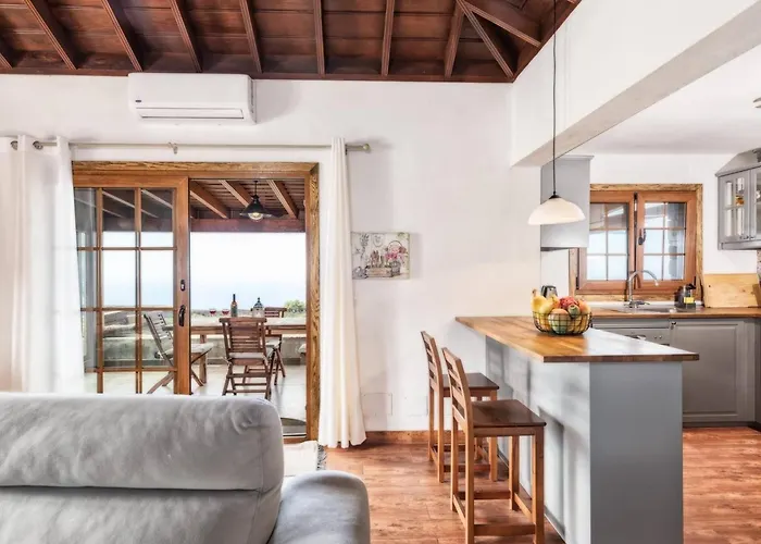 Casa Pedrito - Cozy House, Dreamy Terrace & Sea Views