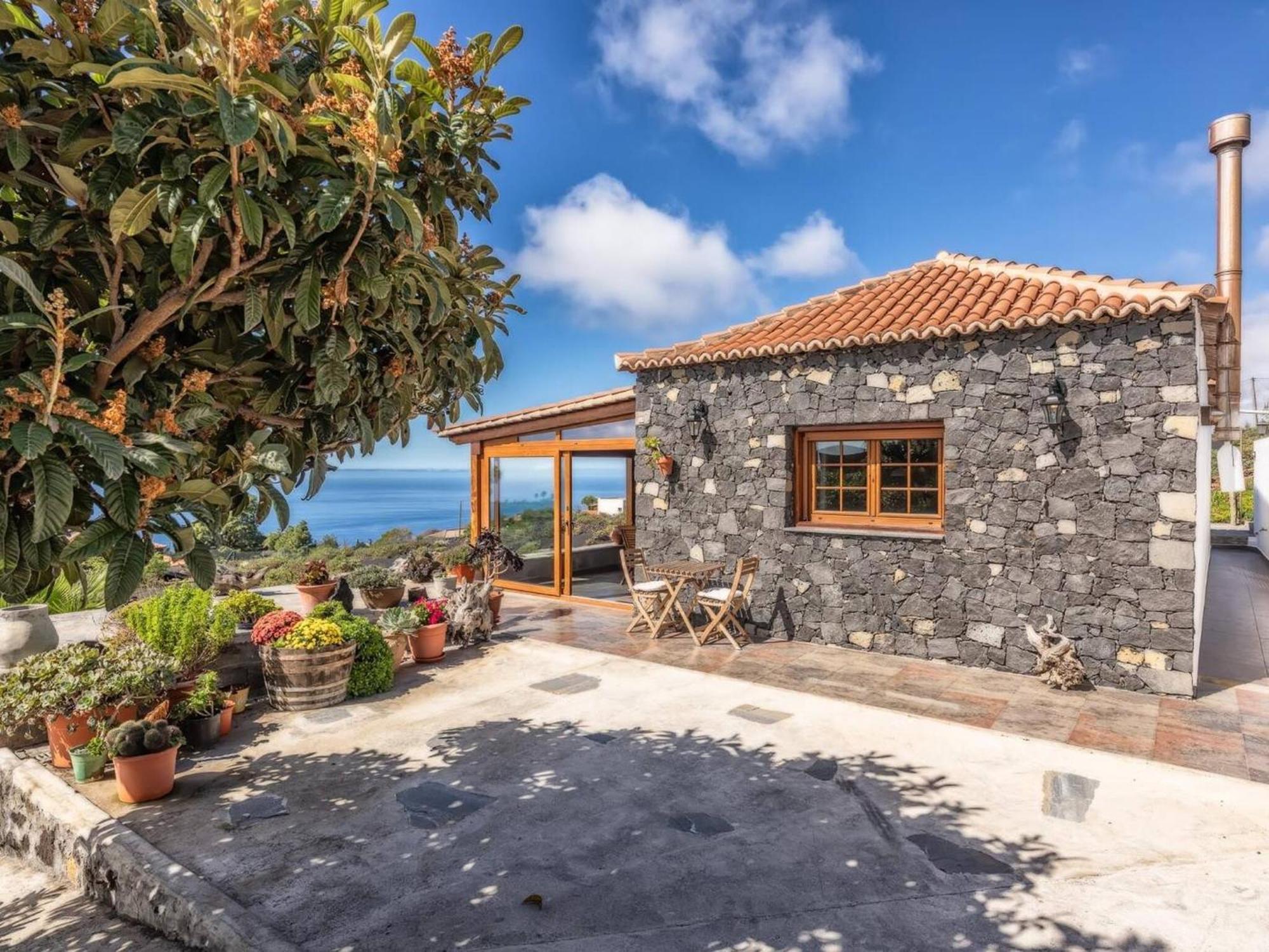 Casa Pedrito - Cozy House, Dreamy Terrace & Sea Views